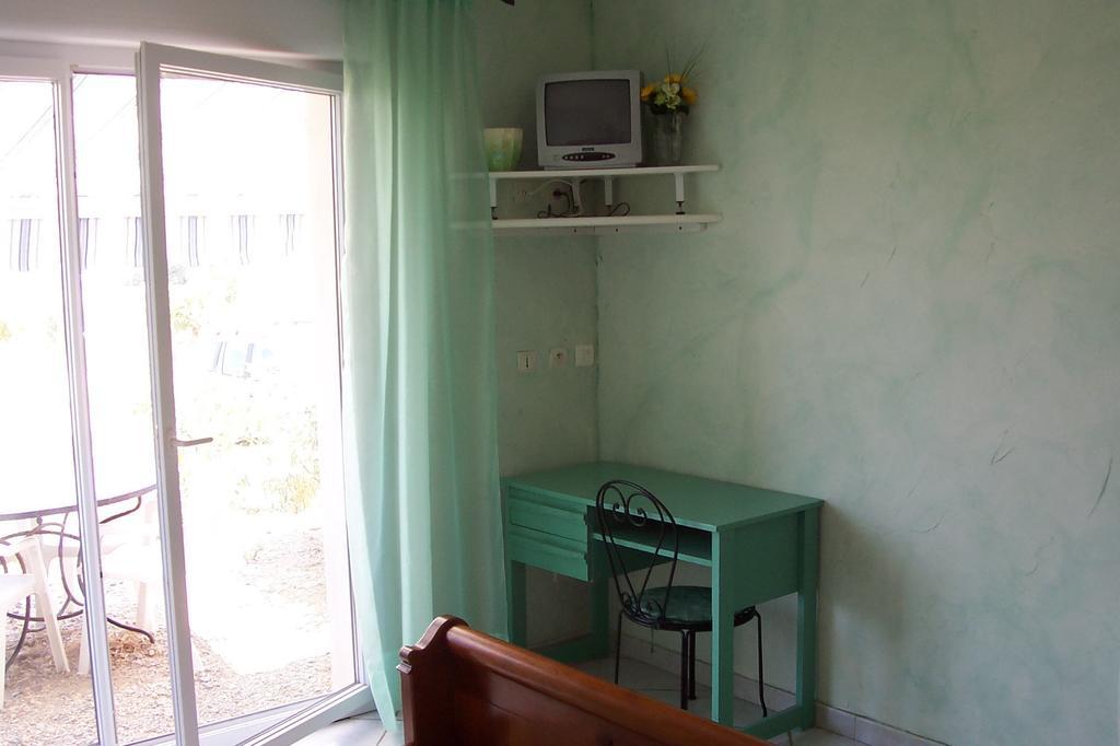 Le Fenouillet Chambres D'Hotes Proche Des Grands Buffets Narbonne Bilik gambar